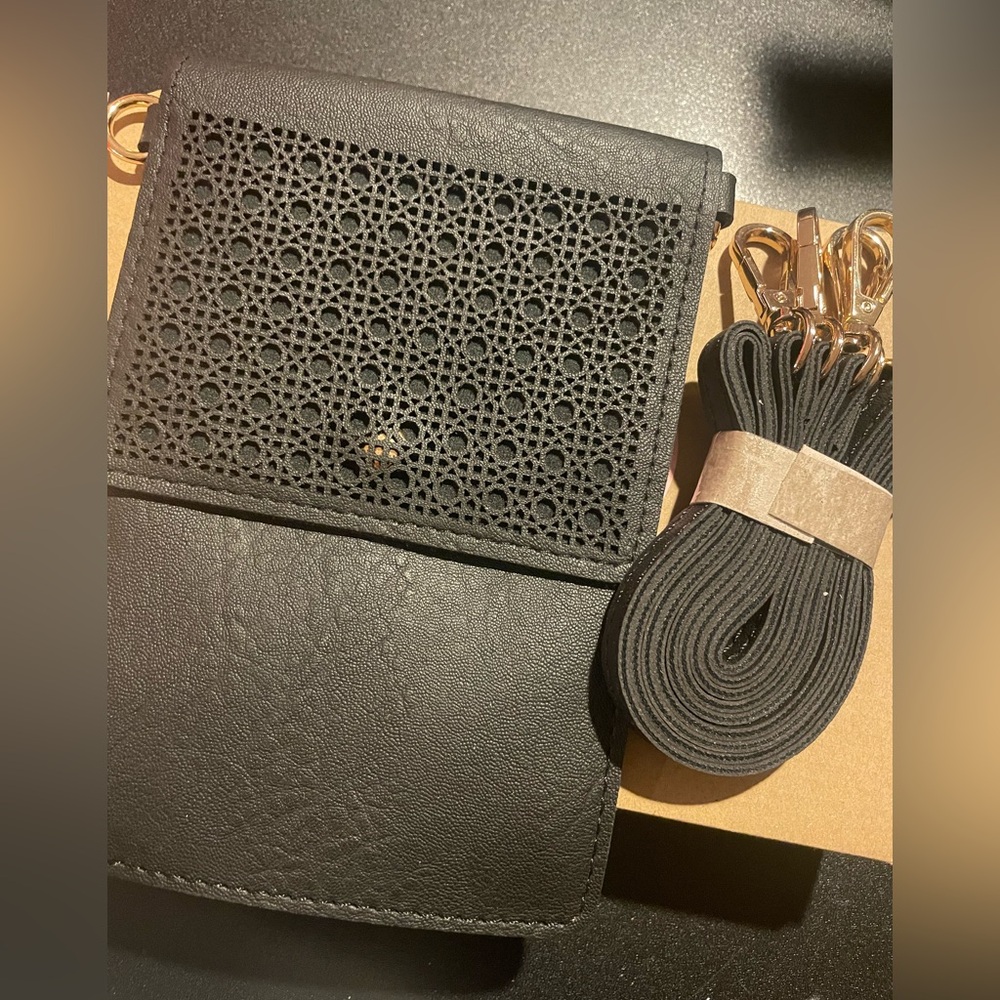 NWT Touchscreen Purse Perfect for Cell Phones